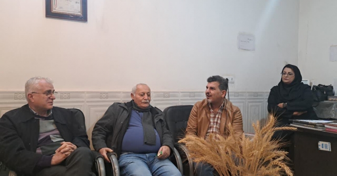 معاون فنی و تولیدی شرکت خدمات حمایتی کشاورزی استان اصفهان از توانمندیهای تولیدی" شرکت خاک ورز نوین" بازدید کرد.