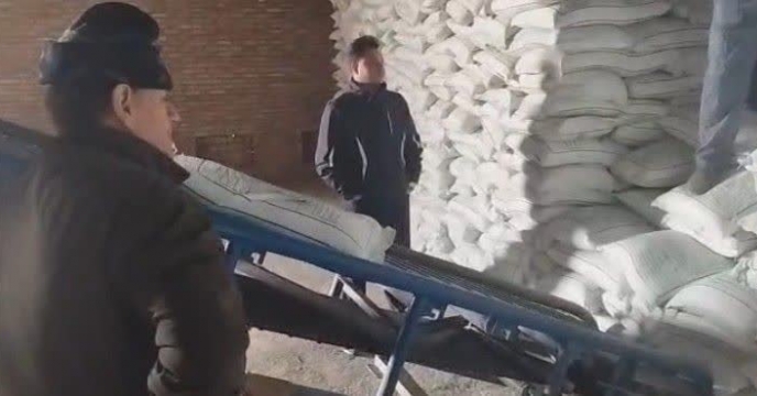 حمل و ارسال نهاده کودهای کشاورزی کیسه گیری شده در انبار مرکزی شرکت خدمات حمایتی کشاورزی استان قزوین به مقصد کارگزاری پروین