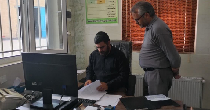 بازدید کارگروه پایش از انبار کارگزاری تعاونی تولید فرآوری بذر و نهال پونه زار و بررسی روند توزیع کود در شهرستان فریدونشهر، استان اصفهان