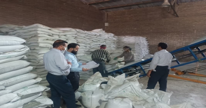 توزیع نهاده های کشاورزی در ایام تعطیل از انبارهای سازمانی شرکت خدمات حمایتی کشاورزی استان قزوین
