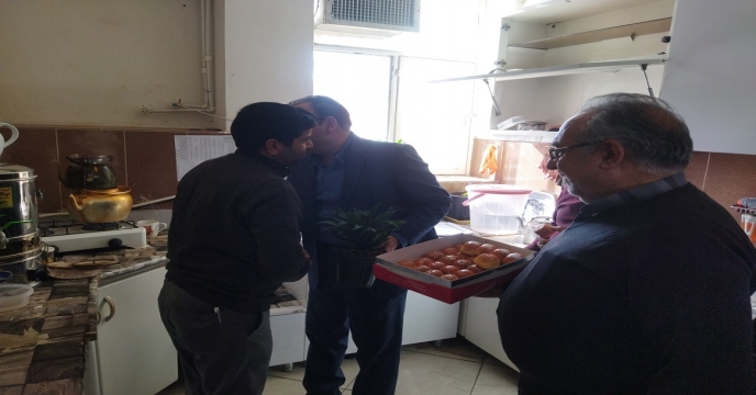 تبریک دهه فجر و میلاد حضرت مهدی (عج) با دیدار صمیمی مدیر شرکت خدمات حمایتی کشاورزی خراسان جنوبی از همکاران