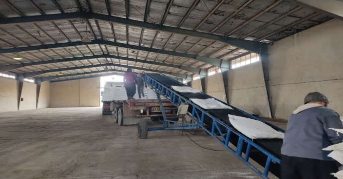 توزیع انواع کودهای کشاورزی یارانه ای به شهرستان تفرش و آشتیان