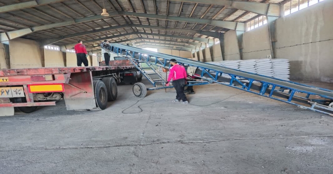 توزیع انواع کودهای کشاورزی یارانه ای به شهرستان تفرش و آشتیان