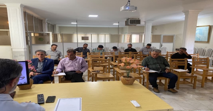 برگزاری دوره آموزشی با عنوان (آشنایی با فنون مبارزه با پولشویی ) برای همکاران استان مرکزی 