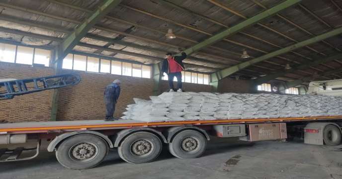 توزیع بیش از 1017 تن انواع کودهای کشاورزی برای توزیع به کشاورزان منطقه فراهان - شهرستان فرمهین و حومه