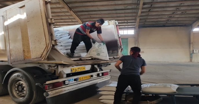 توزیع مقدار920 تن انواع کود کشاورزی یارانه ای از طریق سامانه پایش برای کشاورزان شهرستان خمین و حومه