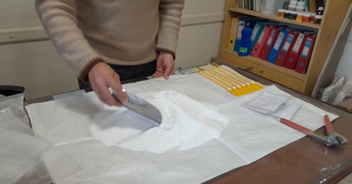 نمونه برداری از کود سولفات پتاسیم پودری در مجتمع انبارهای کود شهید شاملو ، استان مرکزی