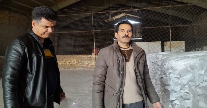 نمونه برداری از کود سولفات پتاسیم پودری در مجتمع انبارهای کود شهید شاملو ، استان مرکزی