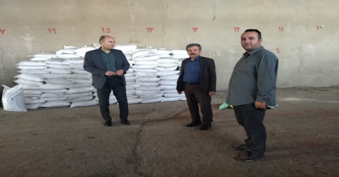 بازدید مدیرشرکت خدمات حمایتی کشاورزی استن کردستان بهمراه رییس سازمان جهادکشاورزی شهرستان سقزازانبارکارگزاری جناب آقای لقمان مطاعی شهرستان سقز