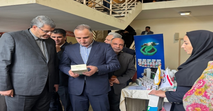 بازدید معاون وزیر جهاد کشاورزی از نمایشگاه تخصصی تولید و توزیع کود و سموم کشاورزی در شهرستان ری