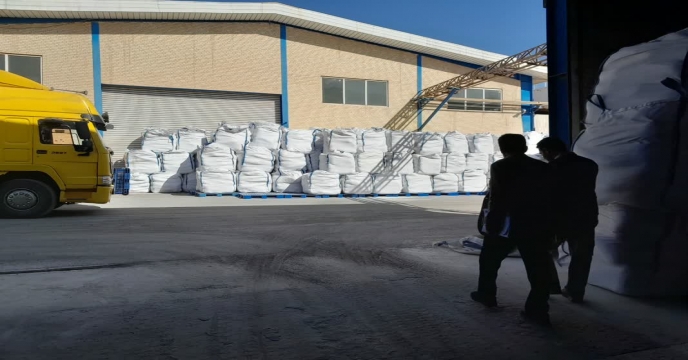 بازدید کارشناس فنی کود استان از کارخانه کود تولید داخلی کود ، شرکت پویا تدبیر فراست ساوه در شهر صنعتی کاوه در استان مرکزی