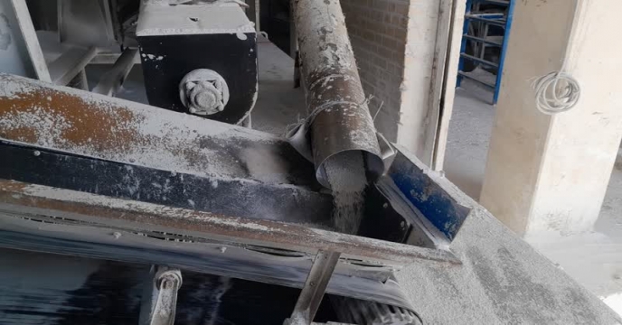 بازدید کارشناس فنی کود استان از کارخانه کود تولید داخلی کود ، شرکت پویا تدبیر فراست ساوه در شهر صنعتی کاوه در استان مرکزی