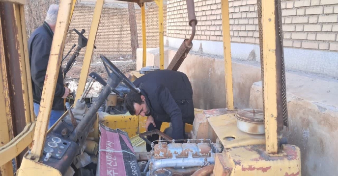 تراکتور و لیفتراک