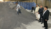 نمونه برداری از کودهای موجود در انبار شرکت خدمات حمایتی کشاورزی آذربایجان غربی  با حضور مدیر استان نمونه برداری از کودهای موجود در انبار شرکت خدمات حمایتی کشاورزی آذربایجان غربی  با حضور مدیر استان