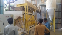 بازدید کارشناس واحد فنی و تولیدی شرکت خدمات حمایتی کشاورزی استان هرمزگان از ماشین آلات و سامانه بوجاری شهرستان جیرفت