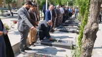 غبارروبی و عطرافشانی مزار شهدا به مناسبت هفته جهاد کشاورزی در استان کردستان 