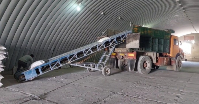 تحویل کود کشاورزی مورد نیاز کشاورزان استان کهگیلویه و بویراحمد به کارگزاران جهت توزیع