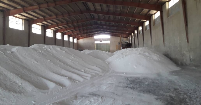 میزان  بیش از 2 هزار 820 تن انواع کود کشاورزی بین کارگزاران شهرستان آبدانان توزیع شد