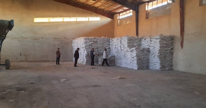 توزیع انواع کود شیمیایی در شهرستان  ایوان 