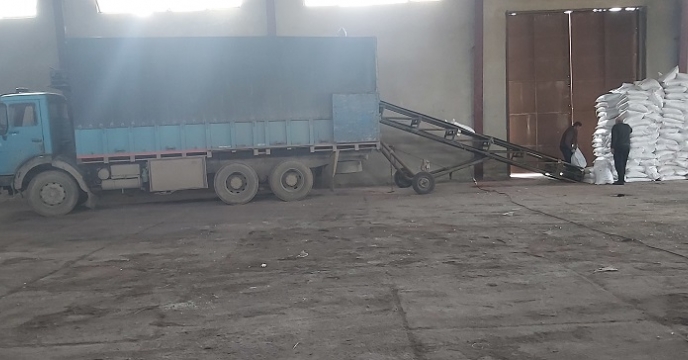 توزیع 2787 تن کود کشاورزی در شهرستان تکاب با هدف حمایت از بخش کشاورزی