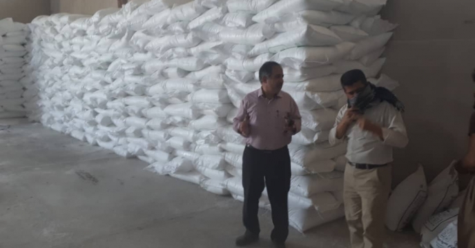 توزیع انواع کود شیمیایی در شهرستان  مهران 
