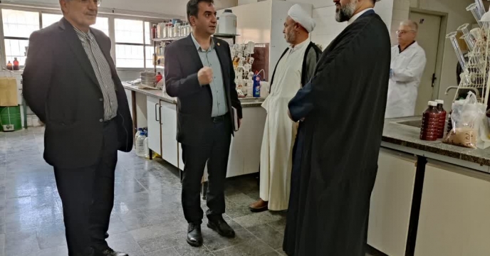بازدیدعضو هیات مدیره ومعاون امورفنی و تولیدی به همراه نماینده ولی فقیه از مجتمع شیمیایی آبیک وابسته به شرکت خدمات حمایتی کشاورزی  