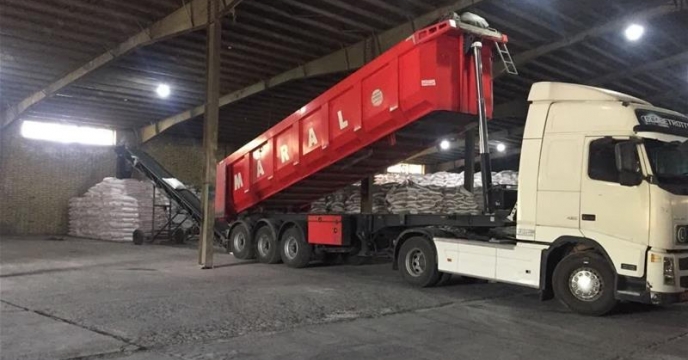 بارگیری و حمل محموله 100تنی کود اوره از مبداء پتروشیمی لردگان به استان اردبیل