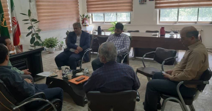 جلسه مدیر جهاد کشاورزی شهرستان آستانه اشرفیه با مهندس حسن همتی مدیر شرکت خدمات حمایتی کشاورزی گیلان