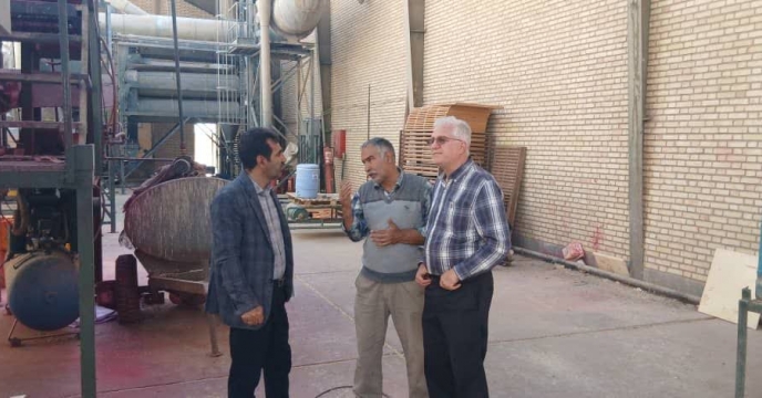 بازدید کارشناس معین شرکت خدمات حمایتی کشاورزی استان چهارمحال و بختیاری از  کارخانه بوجاری استان اصفهان 