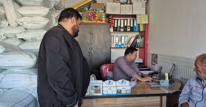 بازدید از انبار کارگزارای کود پرپین در شهرستان گمیشان