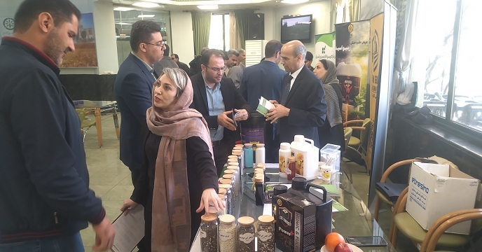 حضور مسئول روابط عمومی و کارشناس بازرگانی شرکت خدمات حمایتی کشاورزی استان قم در همایش دوره‌ای تولیدکنندگان نهاده‌های کشاورزی استان اصفهان