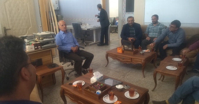 پایش میدانی وضعیت مزارع و تقویت تعامل با بهره‌برداران؛ بازدید مشترک کارشناسان شرکت خدمات حمایتی کشاورزی استان قم از مزرعه کشاورزی در شهرستان جعفرآباد