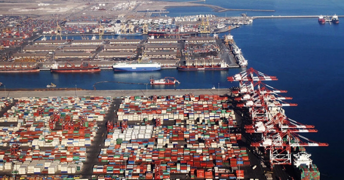 نقش راهبردی بندر شهید رجایی در تأمین کود اوره کشور