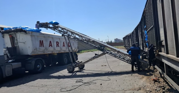 تامین 14 هزار و 200 تن کود اوره از مبدا پتروشیمی شیراز توسط شرکت خدمات حمایتی کشاورزی استان آذربایجان شرقی