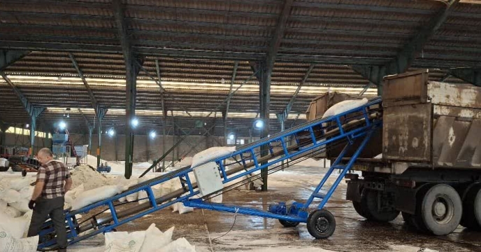 گیلان برای باغات توت خود بیش از ۱۲۵ تن کود اختصاص داد