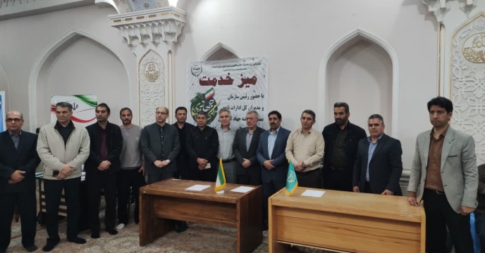 حضور مدیر شرکت خدمات حمایتی کشاورزی استان اردبیل در میز خدمت جهادی در مصلای اردبیل به مناسبت هفته جهاد کشاورزی
