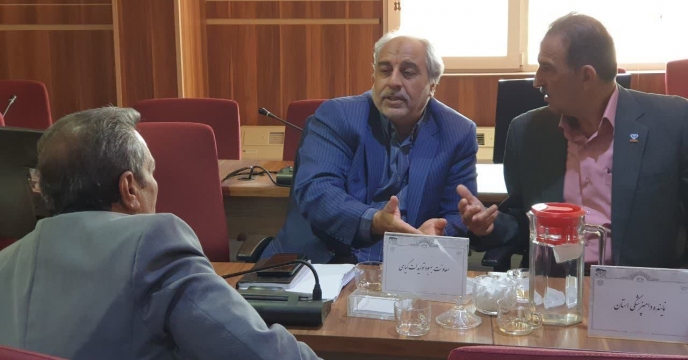 دیدار رئیس سازمان و مدیران با فعالان بخش کشاورزی در میز ارتباط مردمی خراسان جنوبی