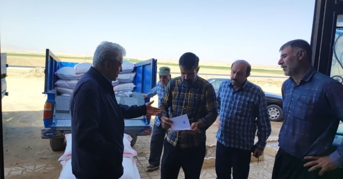  تضمین شفافیت در تأمین نهاده‌ها؛ انجام ۵۷ عملیات پایش و رصد توزیع کود یارانه‌ای در شهرستان اسدآباد توسط شرکت خدمات حمایتی کشاورزی