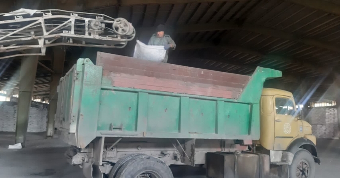 کشاورزان شهرستان روانسر مقدار 25 تن کود کشاورزی پتاس دریافت کردند