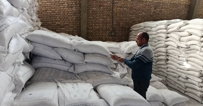 نمونه‌برداری ازپارت 35 کود سولفات پتاسیم گرانوله شرکت صنعت پتاس آسیا در انبار شیروان جهت تضمین کیفیت​    