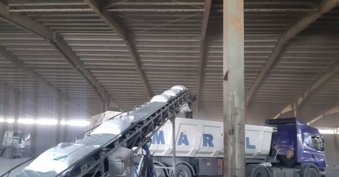 تامین وتوزیع 115 تن کود کشاورزی سوپرفسفات ساده در شهرستان کرمانشاه