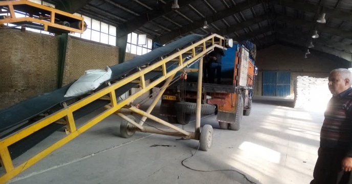  حمل 10 تن انواع کود کشاورزی در کارگزاری های شهرستان رازجرگلان