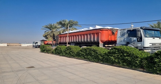 میزان 16هزار تن کود کشاورزی اوره توسط کارگزاران توزیع نهاده های کشاورزی در شهرستان دزفول توزیع گردید