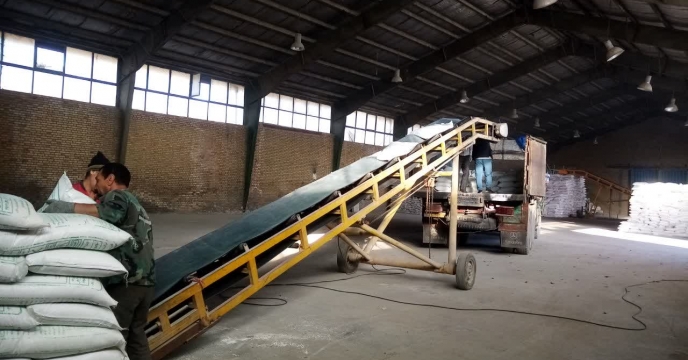 ارسال 127 تن کود کشاورزی سوپرفسفات ساده برای کارگزاری های شهرستان مانه در ده ماهه سال جاری