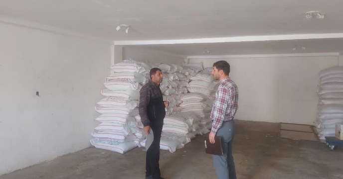 بازدید از کارگزاری های توزیع فروش کود کشاورزی از کارگزاری های شهرستان رازو جرگلان