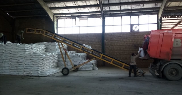 تخلیه و توزیع 969 تن انواع کود شیمیایی در کارگزاری‌های  شهرستان رازو جرگلان طی ده ماهه نخست سال جاری