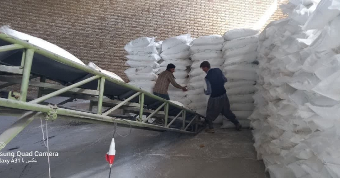 بازدید کمیته پایش و نظارت بر توزیع نهاده های کشاورزی از انبارهای استان سمنان