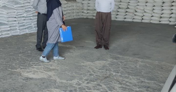 بازدید معاون اداره نگهداری و توزیع سم و  مدیر شرکت خدمات حمایتی کشاورزی استان کردستان از انبارهای مرکزی