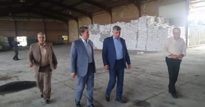 بازدید از ماشین آلات موجود در انبار سی هزارتنی کود شرکت خدمات حمایتی کشاورزی استان آذربایجان شرقی