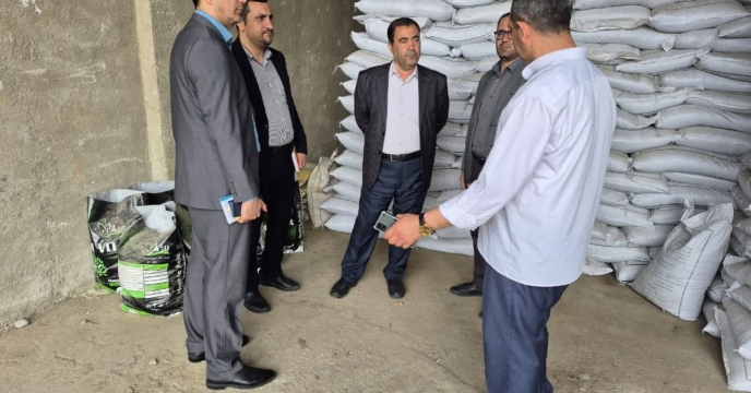انجام پایش کیفیت نهاده های کودی درکارکزاری کود پرنیان سبز شهرستان گنبد  استان توسط  سلیمی مشاور معاون فنی و کنترل کیفی شرکت خدمات حمایتی کشاورزی